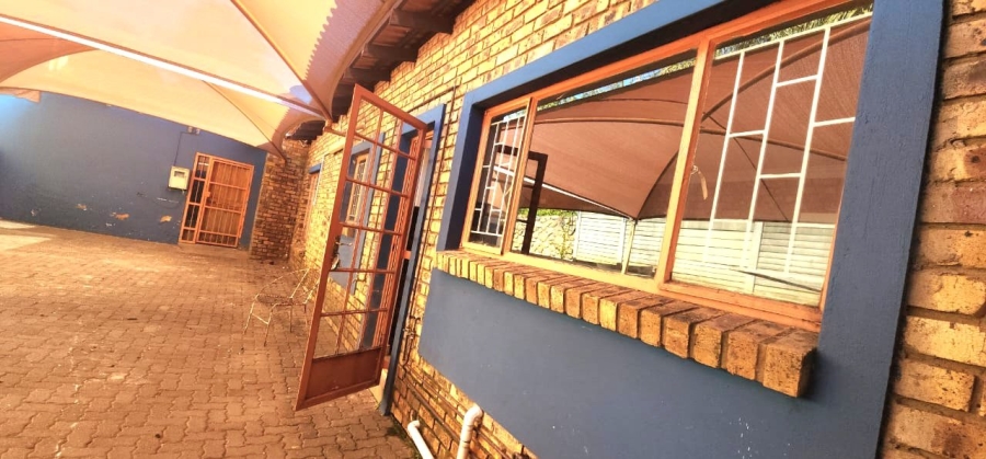 3 Bedroom Property for Sale in Ifafi North West
